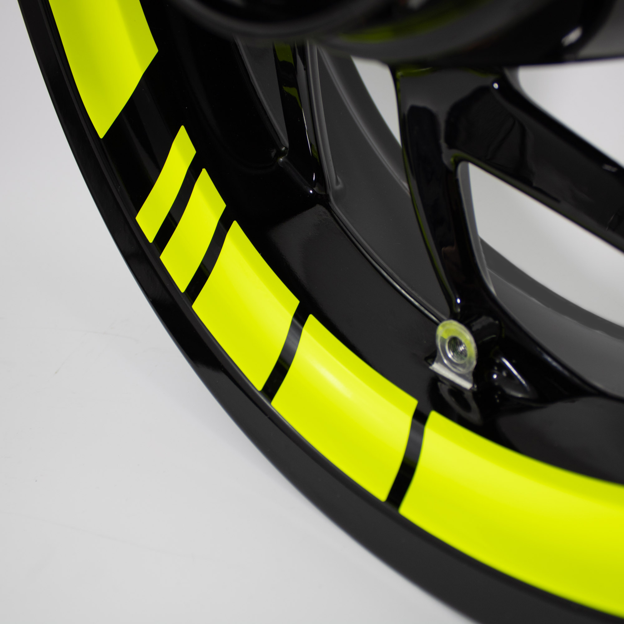 Felgenbett Aufkleber GP Style Neon Gelb 16er Set Rim Stripes Motorrad Auto